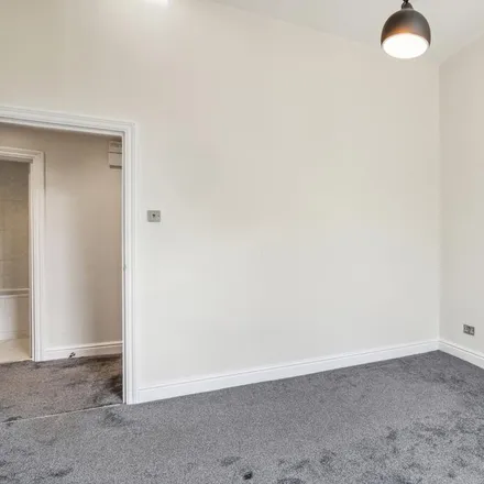 Image 6 - 53 Cavendish Road, London, NW6 7XW, United Kingdom - Apartment for rent