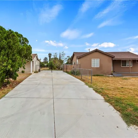 Image 5 - 724 Michigan Avenue, Beaumont, CA 92223, USA - House for sale