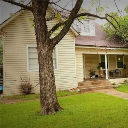 Image 2 - 314 West Heard Street, Cleburne, TX 76033, USA - House for sale