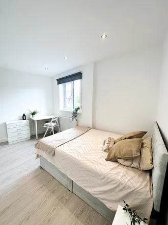 Rent this 1 bed room on Baskerville Gardens in London, NW10 1PF