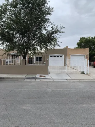 Image 6 - 533 Alcazar Street Southeast, Albuquerque, NM 87108, USA - Townhouse for sale