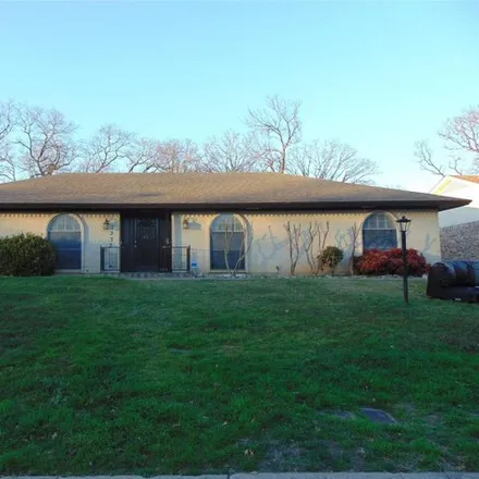 Rent this 4 bed house on 7233 Martha Lane in Fort Worth, TX 76112