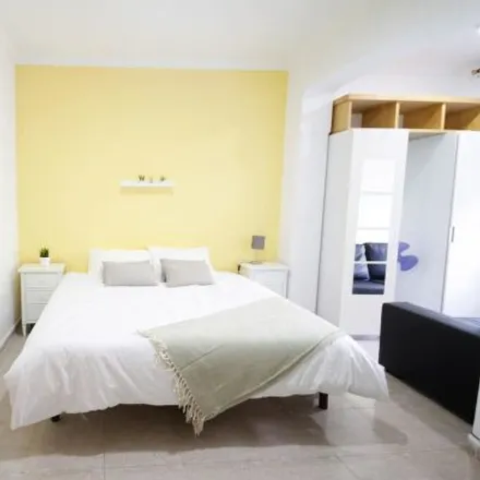 Rent this 1 bed room on Carrer del Cinca in 6, 08030 Barcelona