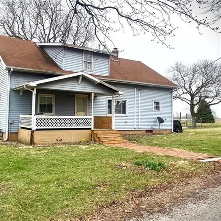 Buy this 4 bed house on Dewitt Avenue in Mattoon, IL 61938