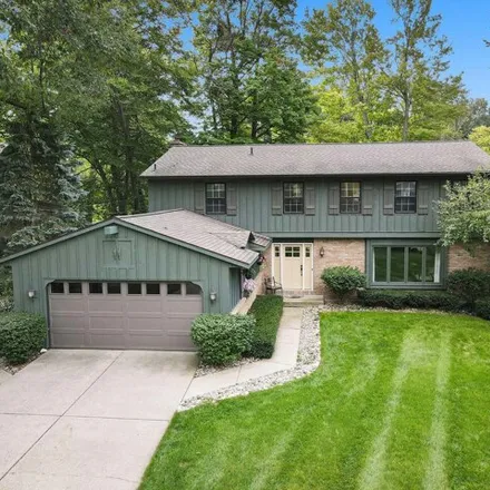 Image 2 - 16176 Woodcrest Drive, Spring Lake Township, MI 49456, USA - House for sale
