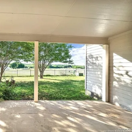 Image 8 - River Bend Golf Club, 101 Club Drive, Floresville, TX 78114, USA - House for sale