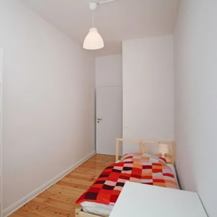 Rent this 5 bed room on Euronet in Revaler Straße, 10245 Berlin