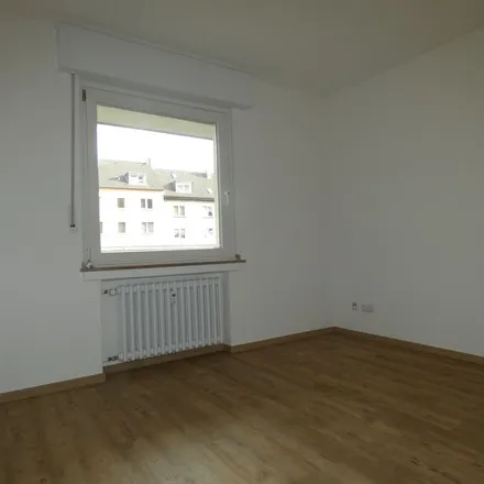 Rent this 4 bed apartment on Goetheplatz 1 in 45468 Mülheim an der Ruhr, Germany