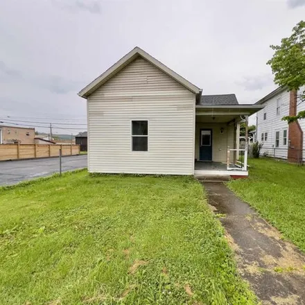 Buy this 2 bed house on 2963 Bath Avenue in Geigers Crossing, Ashland
