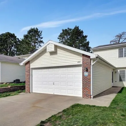 Buy this 3 bed townhouse on 433 Northwest 23rd Street in Lincoln, NE 68528