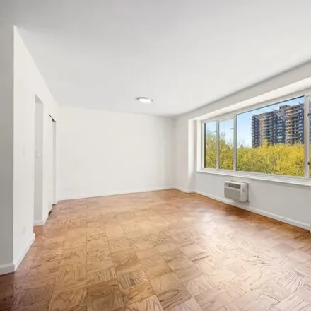Image 2 - 392 Central Park West, New York, NY 10025, USA - Condo for sale