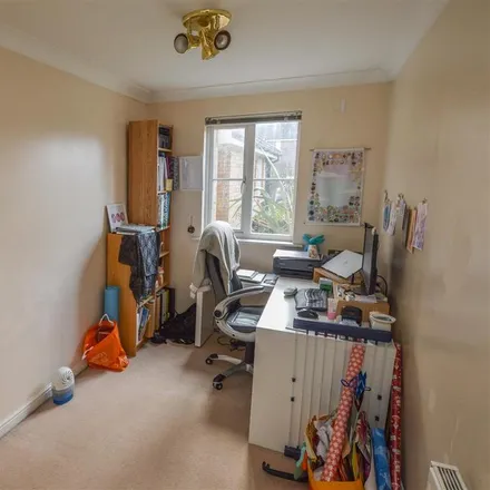 Image 4 - Chester Gibbons Green, London Colney, AL2 1HE, United Kingdom - Apartment for rent