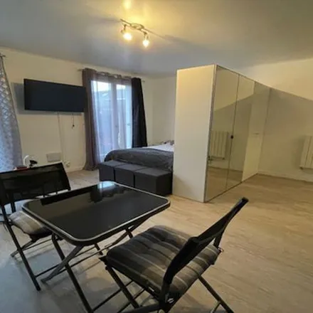 Rent this 1 bed apartment on 23 Rue de l'Abbaye in 91800 Brunoy, France