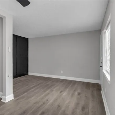 Image 3 - 3613 Crane St Apt 8, Houston, Texas, 77026 - House for sale