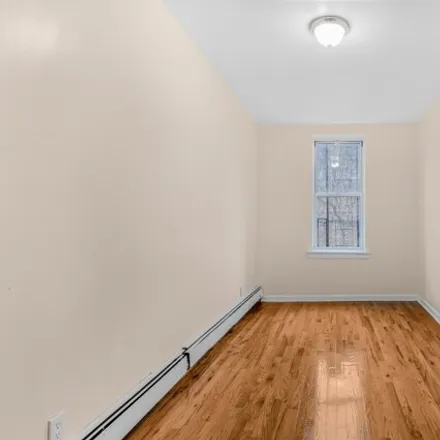 Image 9 - 3608 Neptune Avenue, New York, NY 11224, USA - Townhouse for sale