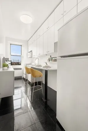 Image 5 - 63-109 Saunders Street, New York, NY 11374, USA - Apartment for sale