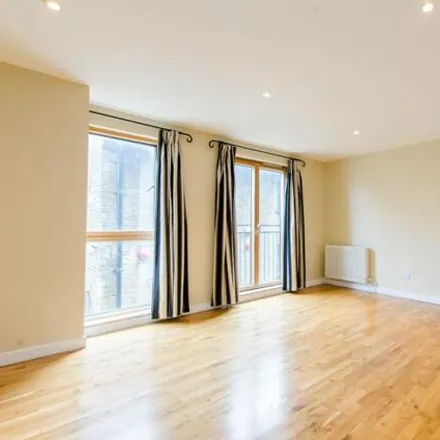 Image 3 - Bombay Court, 59 St Marychurch Street, Canada Water, London, SE16 4HW, United Kingdom - Apartment for rent