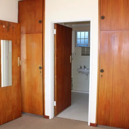 Image 6 - Kingsbury Park, Rondebosch, Cape Town, 7700, South Africa - Apartment for rent