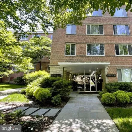 Buy this 2 bed condo on 4100 W St Nw Apt 411 in Washington, District of Columbia