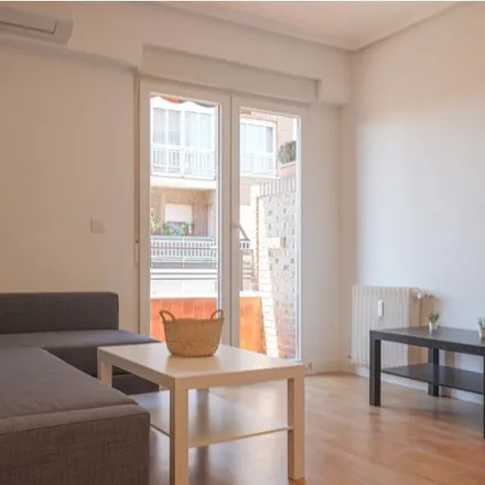 Rent this 1 bed apartment on Madrid in Calle Dulcinea, 50