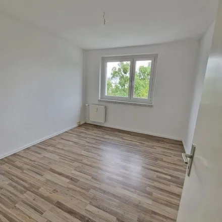 Rent this 3 bed apartment on Arnold-Zweig-Straße 41 in 39120 Magdeburg, Germany