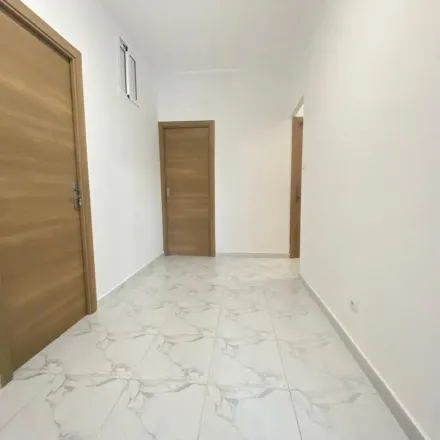 Image 8 - Calle de Sierra Carbonera, 84, 28053 Madrid, Spain - Apartment for rent