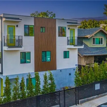 Buy this 18 bed house on Vista del Mar Street in Los Angeles, CA 90028