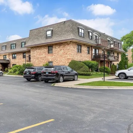 Buy this 1 bed condo on 25 East Traube Avenue in Westmont, IL 60559