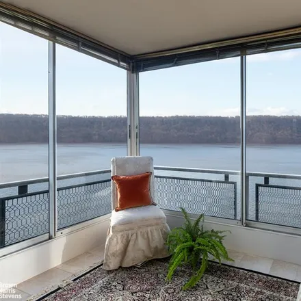 Buy this studio apartment on 2621 PALISADE AVENUE 9B in Spuyten Duyvil