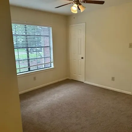 Rent this 3 bed apartment on 291 East Rainbow Ridge Circle in Cochran's Crossing, The Woodlands