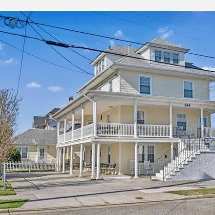 Buy this 13 bed house on 272 East 20th Avenue in North Wildwood, Cape May County