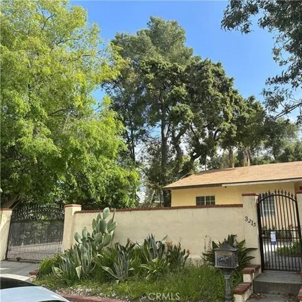 Image 5 - 3215 Mills Avenue, Glendale, CA 91214, USA - House for sale