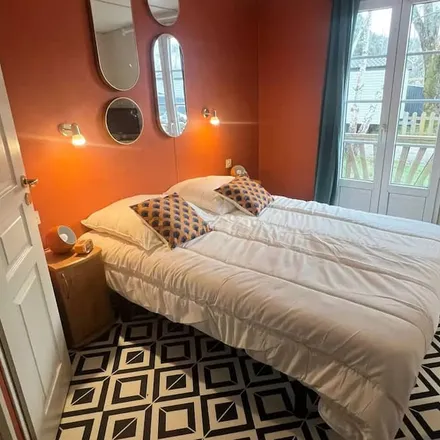 Rent this 2 bed house on Grayan-et-l'Hôpital in Route de Talais, 33590 Grayan