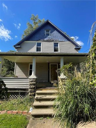 Rent this 3 bed house on 5540 Garden Street in Maple Heights, OH 44137