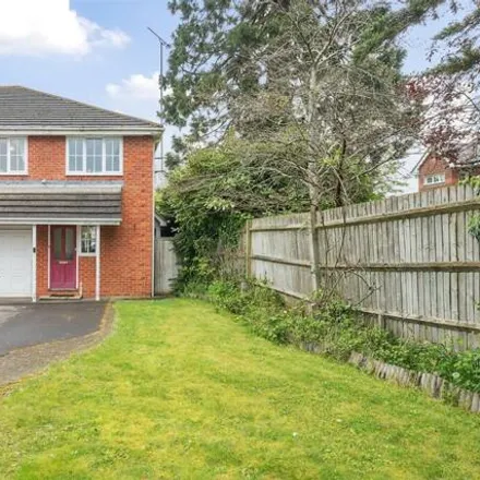 Buy this 4 bed duplex on Lenham Close in Winnersh, RG41 1HX