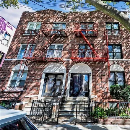 Image 1 - 1885 West 9th Street, New York, NY 11223, USA - Townhouse for sale