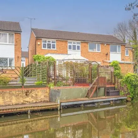 Buy this 3 bed duplex on Sonning Way in Blaby, LE2 9RU