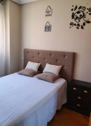 Rent this 2 bed room on Avenida de los Poblados in 131-141, 28025 Madrid