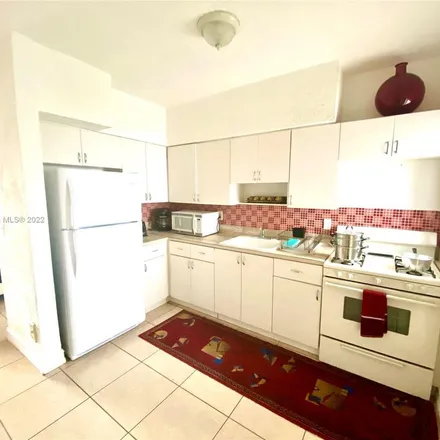 Image 3 - 350 75th Street, Atlantic Heights, Miami Beach, FL 33141, USA - Apartment for rent