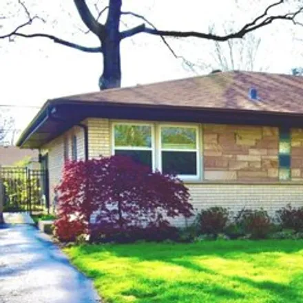 Buy this 3 bed house on 727 Lamon Avenue in Wilmette, New Trier Township