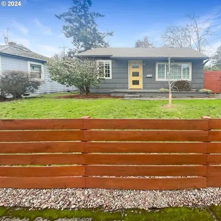 Buy this 2 bed house on 6925 Southeast 86th Avenue in Portland, OR 97266