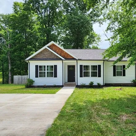 Rent this 3 bed house on 977 Hargrove Rd in Dickson, Tennessee