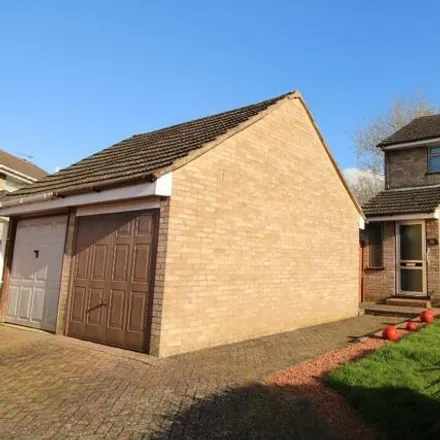 Buy this 3 bed house on Trinity Close in Daventry, NN11 4RN