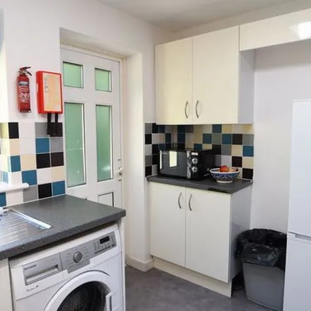 Rent this 6 bed townhouse on 75 Bevendean Crescent in Brighton, BN2 4RE