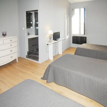 Rent this 4 bed house on 30800 Saint-Gilles