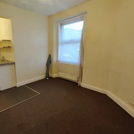 Image 2 - Bodmin North, Berrycoombe Road, Bodmin, PL31 2NS, United Kingdom - Apartment for rent