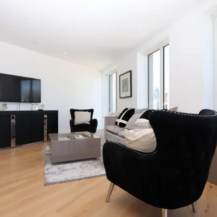 Rent this 3 bed apartment on Admiralty House in 150 Vaughan Way, London