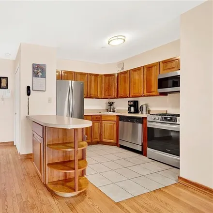 Image 6 - 40 92nd Street, New York, NY 11209, USA - Condo for sale
