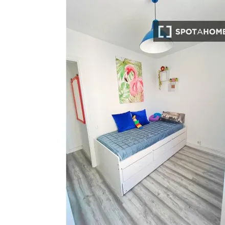 Rent this 3 bed room on Madrid in Calle de la Hacienda de Pavones, 189