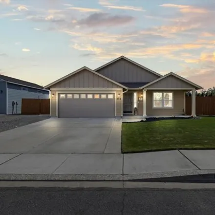 Buy this 3 bed house on 662 Riverstone Drive in Richland, WA 99352